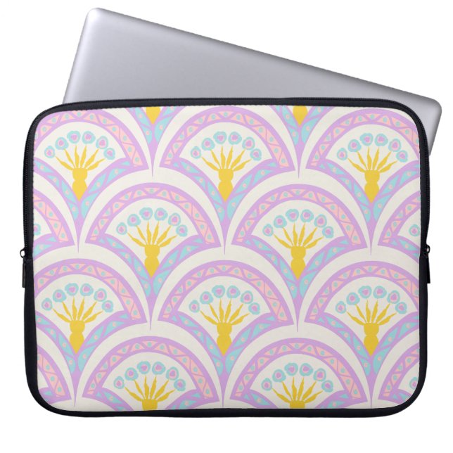 Pastel colored shell pattern laptop sleeve (Front)