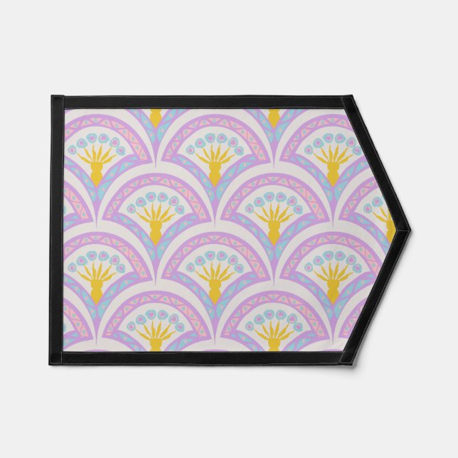 Pastel colored shell pattern pennant (Front)