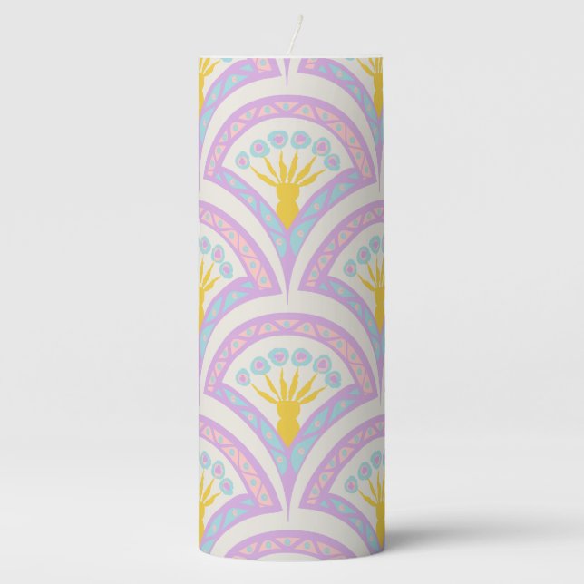 Pastel colored shell pattern pillar candle (Front)