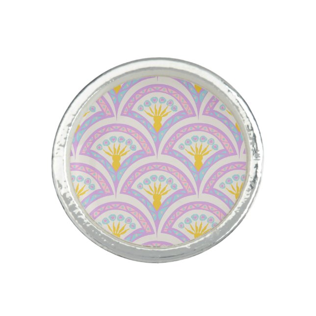Pastel colored shell pattern ring (Front)
