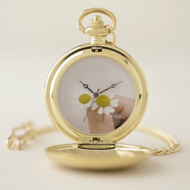 Pastel Daisy Pocket Watch – Vintage-Inspired Flora (Inside)