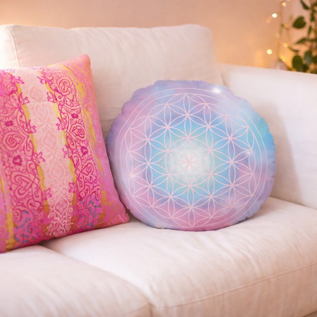 Pastel Harmony – Color of Heart Round Pillow (Creator Uploaded)