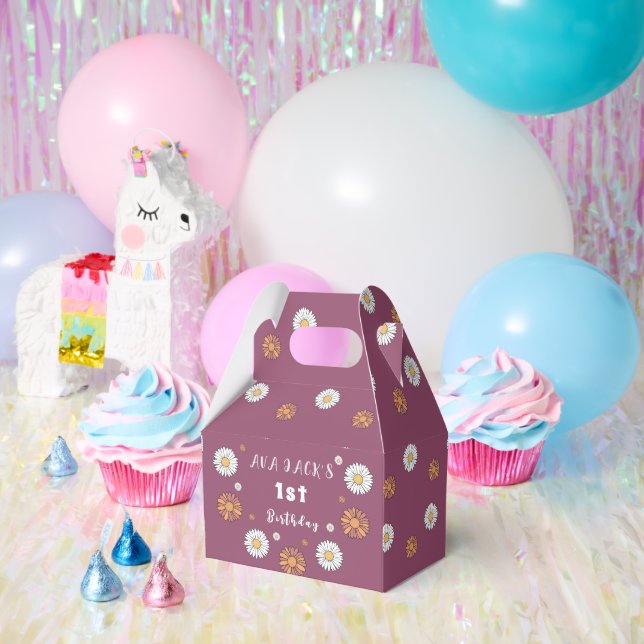 Pastel white and pink orange daisy flowers favor boxes (Party)