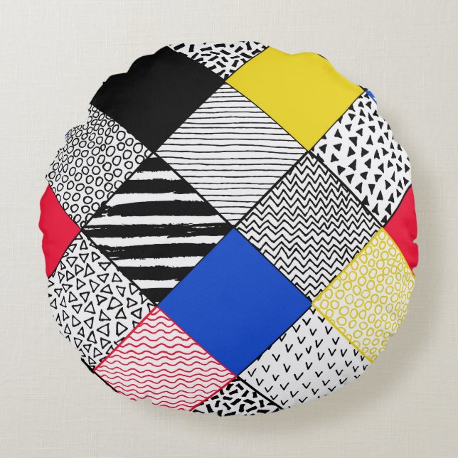 Patchwork background: birds, polka dots. round pillow (Front)