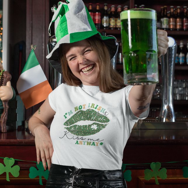  Patrick's Day Green Kiss, Me Mister Lucky Tri-Blend Shirt (Creator Uploaded)