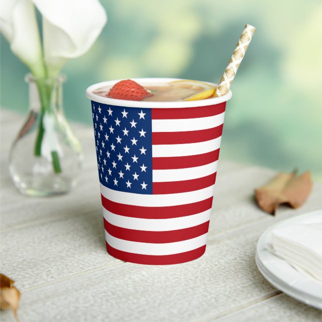 Patriotic American Flag Paper Cups (Insitu)