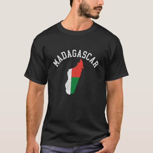 Patriotic Men Women Madagascar Flag Map Distressed T_Shirt