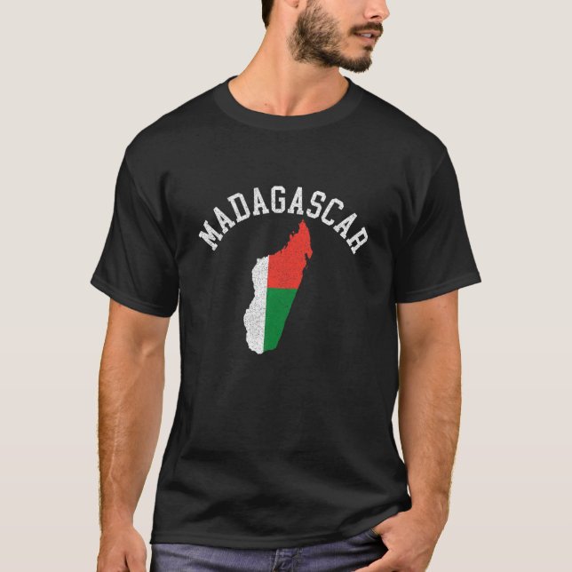 Patriotic Men Women Madagascar Flag Map Distressed T-Shirt (Front)