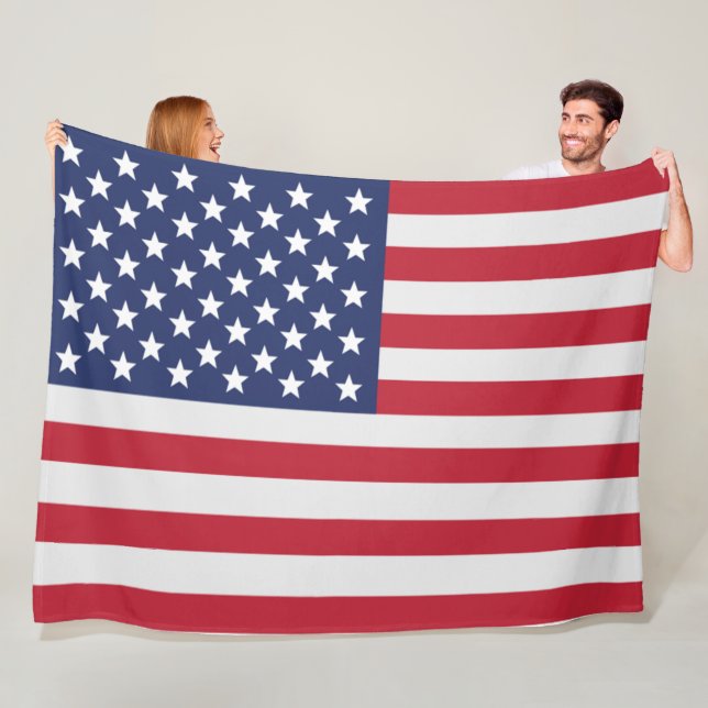 Patriotic USA Flag Fleece Blanket – American Pride (In Situ)