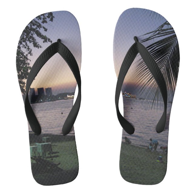 Pattaya Beach Sunset ... Chonburi, Thailand Flip Flops (Footbed)