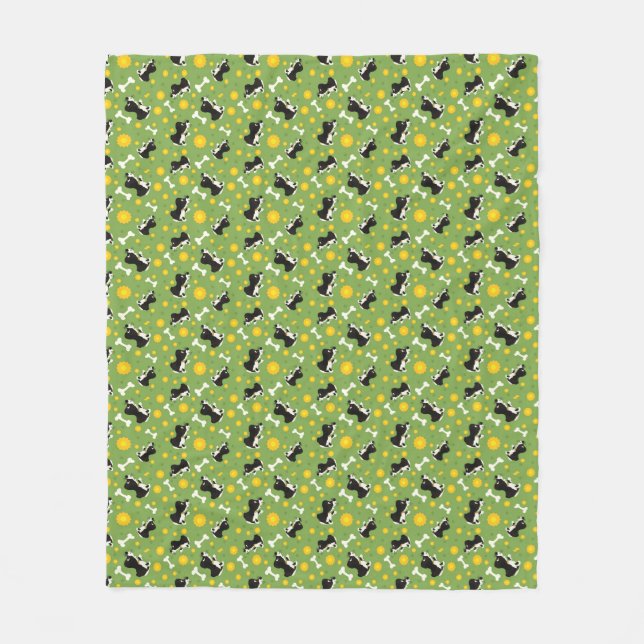 pattern 4 fleece blanket (Front)