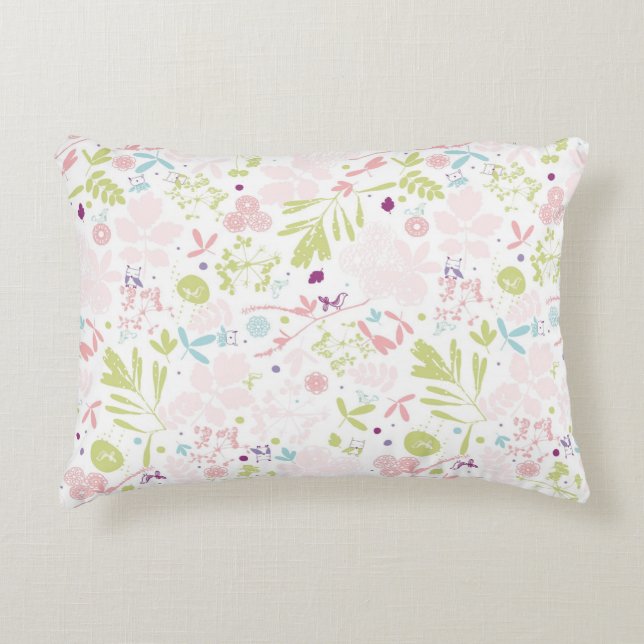 pattern displaying floral decorative pillow (Front)