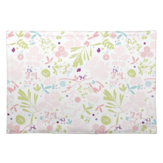 pattern displaying floral placemat (Front)