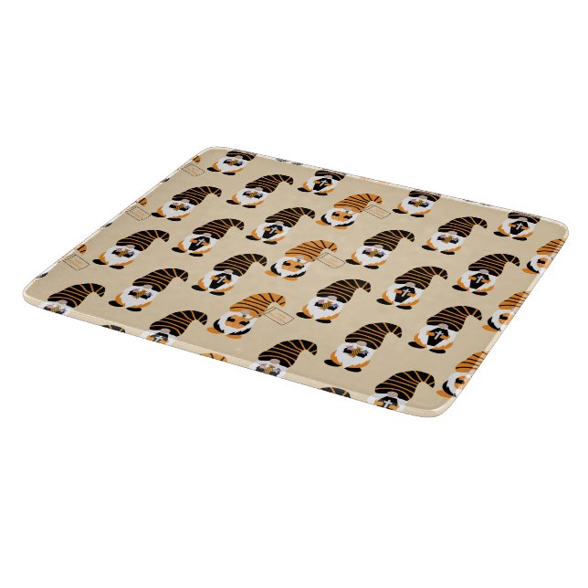 Pattern Of Gnomes, Halloween Gnomes Trick Or Treat Cutting Board (Corner)
