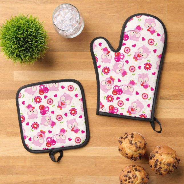 Pattern Of Owls, Cute Owls, Pink Owls, Hearts Oven Mitt & Pot Holder Set (Top Down)