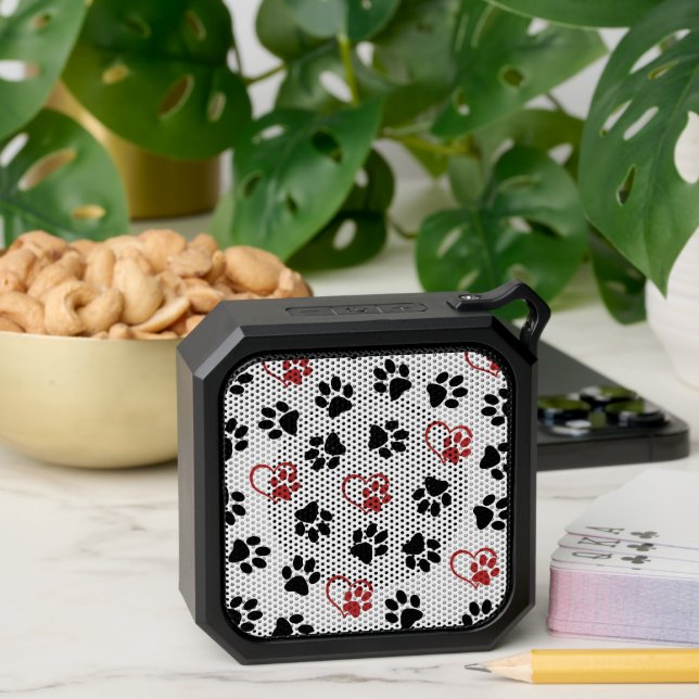 Pattern Of Paws, Black Paws, Red Paws, Hearts Bluetooth Speaker (Insitu(Table))
