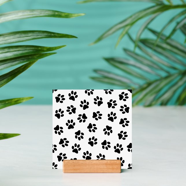 Pattern Of Paws, Dog Paws, Black Paws Holder (Insitu 2)