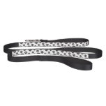 Pattern with black skulls on white pet leash