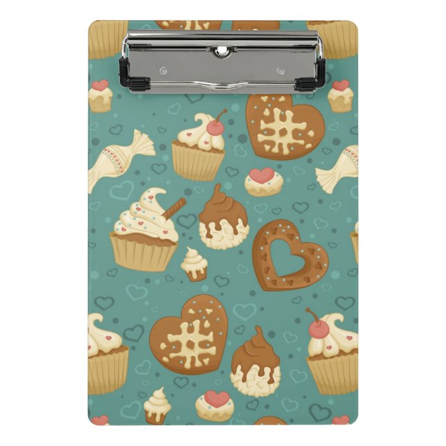 Pattern with cupcakes and candies mini clipboard (Front)