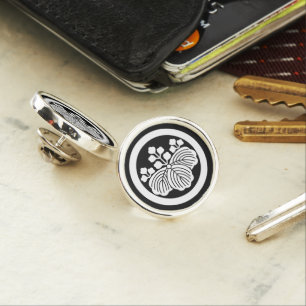 Paulownia with 5-3 blooms in circle lapel pin