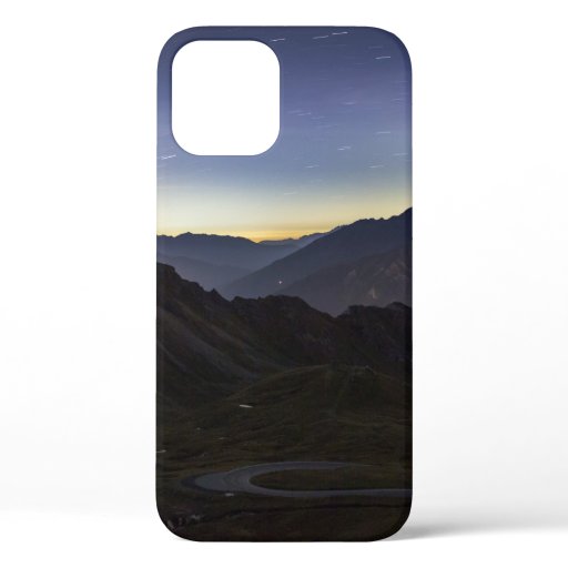 PAVED ROAD BETWEEN MOUNTAI iPhone 12 CASE