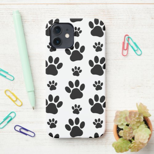 Paw Pattern Dog Paws Paw Prints Black and White iPhone 12 Case