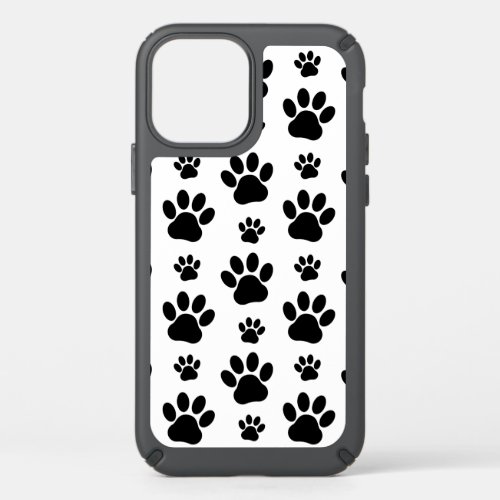 Paw Pattern Dog Paws Paw Prints Black and White Speck iPhone 12 Case