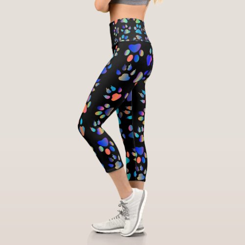 Paw prints capri leggings