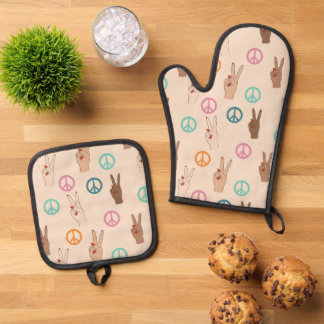 Peace and Love Multicultural Hand Pattern Oven Mitt & Pot Holder Set