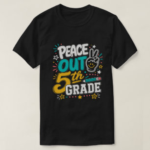 Peace Out 5th Grade Retro Groovy Class of 2026 T-Shirt