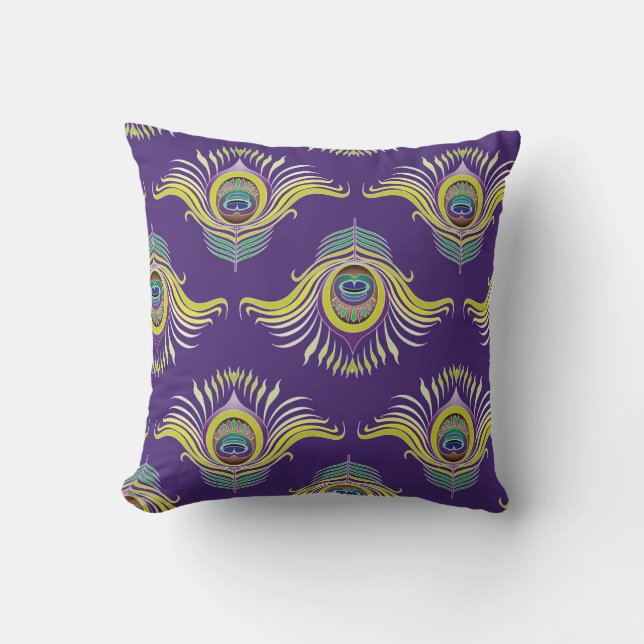 Peacock feathers: vintage seamless background. throw pillow (Front)