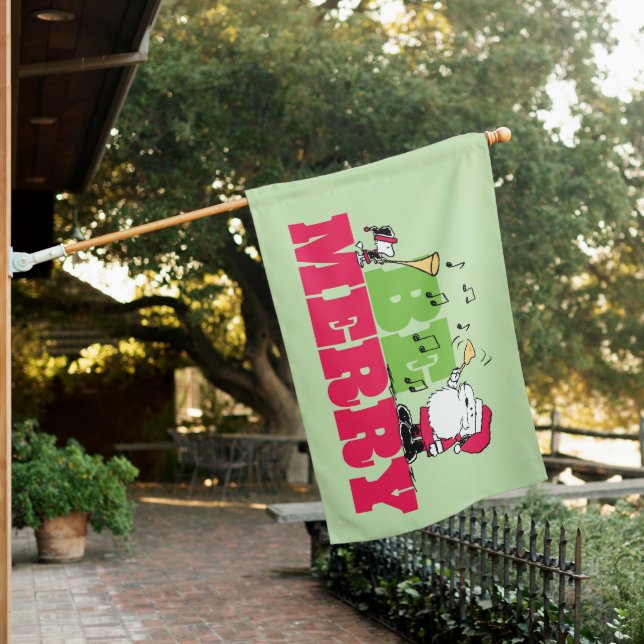 Peanuts | Be Merry Christmas House Flag (In SItu)