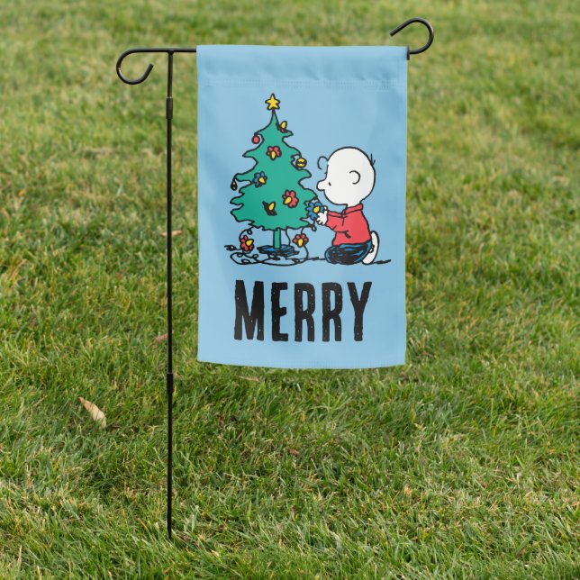 Peanuts | Charlie Brown Christmas Lights Garden Flag (In SItu)