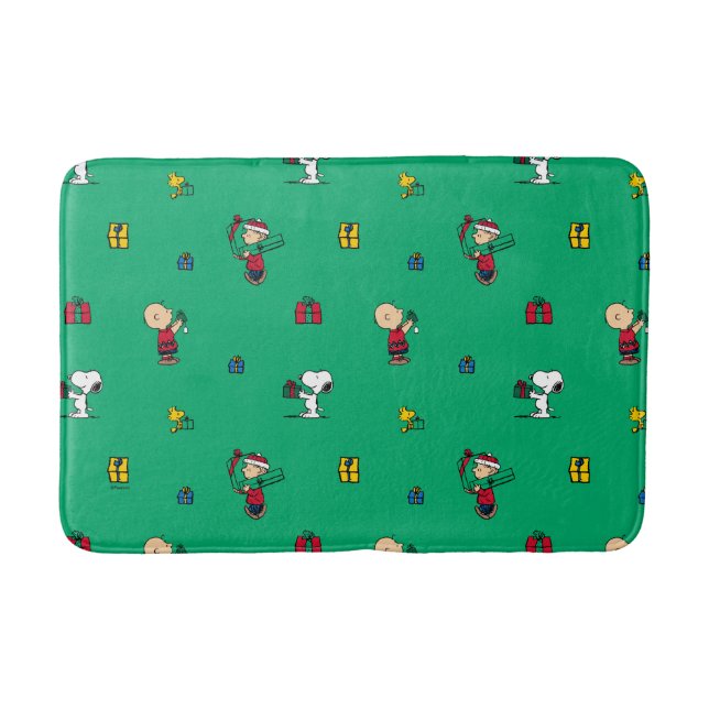 Peanuts | Christmas Gift Giving Pattern Bath Mat (Front)