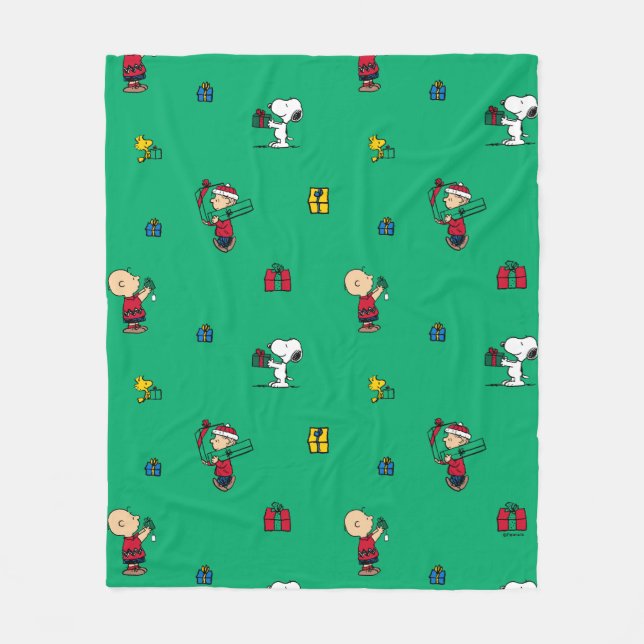 Peanuts | Christmas Gift Giving Pattern Fleece Blanket (Front)