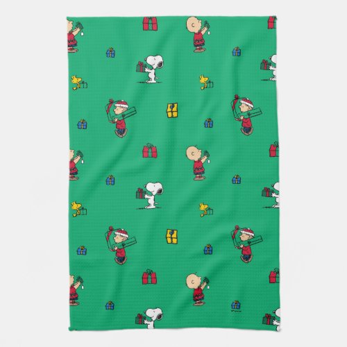 Peanuts  Christmas Gift Giving Pattern Kitchen Towel