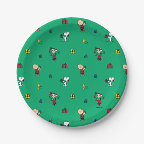Peanuts  Christmas Gift Giving Pattern Paper Plates
