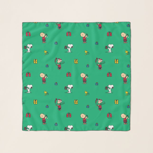 Peanuts | Christmas Gift Giving Pattern Scarf (Front)