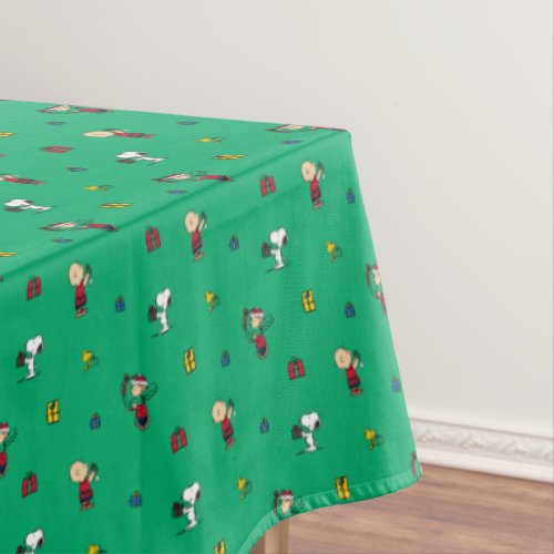Peanuts  Christmas Gift Giving Pattern Tablecloth