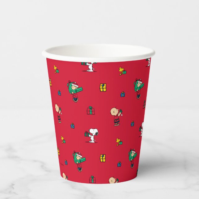 Peanuts | Christmas Gift Giving Red Paper Cups (Front)