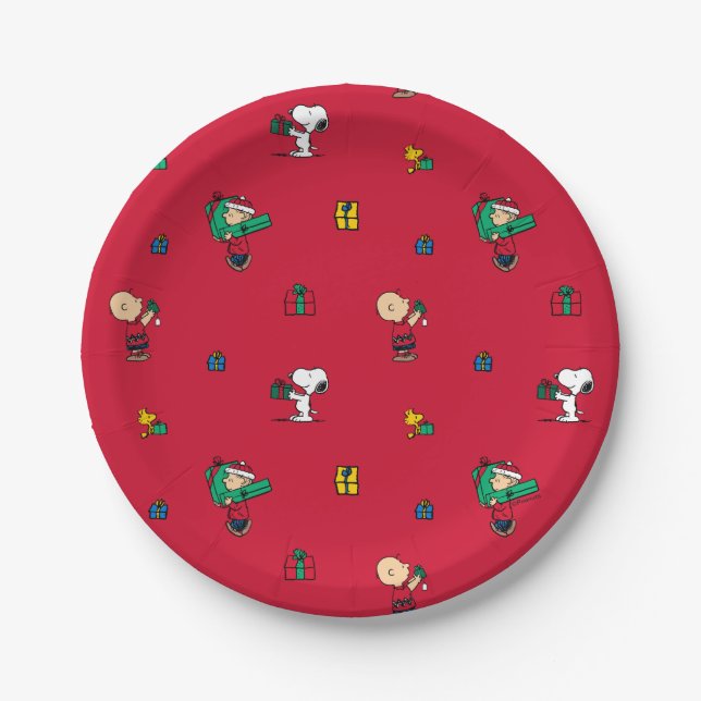 Peanuts | Christmas Gift Giving Red Paper Plates (Front)