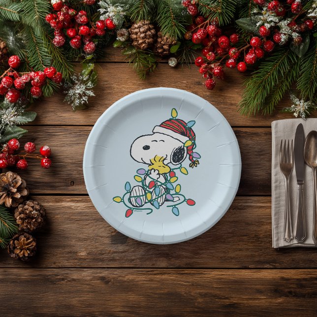 Peanuts | Christmas Love and Lights Paper Plates (Paper plate on table)
