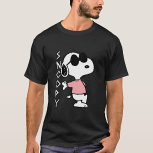 Peanuts cool Snoopy in pink T-Shirt