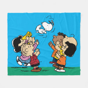 Peanuts Friends Fun Fleece Blanket