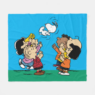 Peanuts   Friends Fun Fleece Blanket