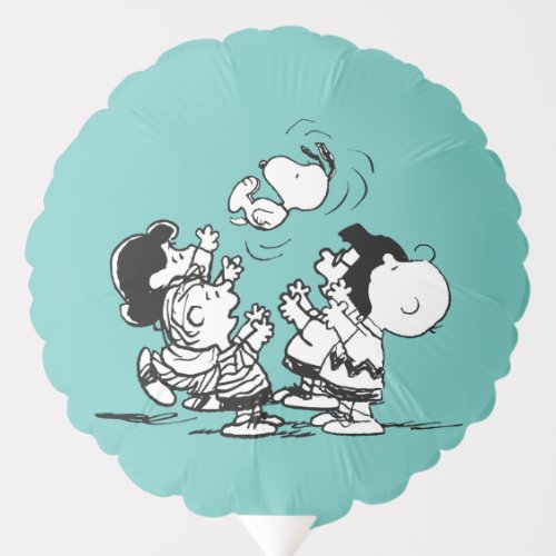 Peanuts Gang Lifting Snoopy Balloon