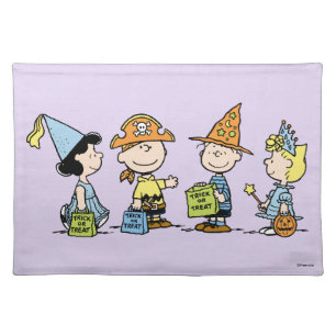 Peanuts Halloween Trick or Treaters Cloth Placemat