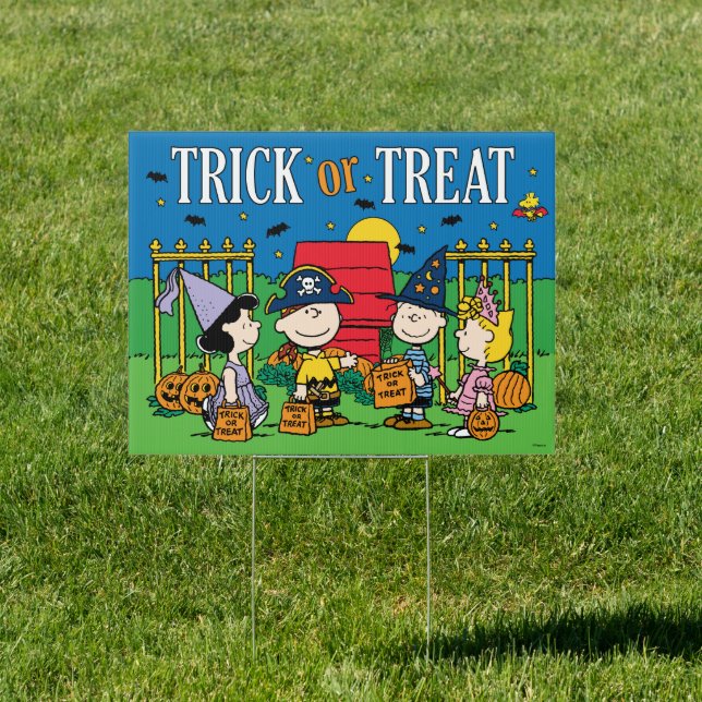 Peanuts | Happy Halloween - Trick or Treat Sign (Insitu)