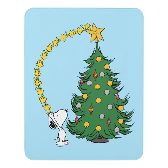 Peanuts | Holiday Tree Trimming Door Sign (Contemporary Vert)