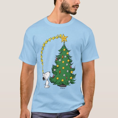 Peanuts  Holiday Tree Trimming T_Shirt